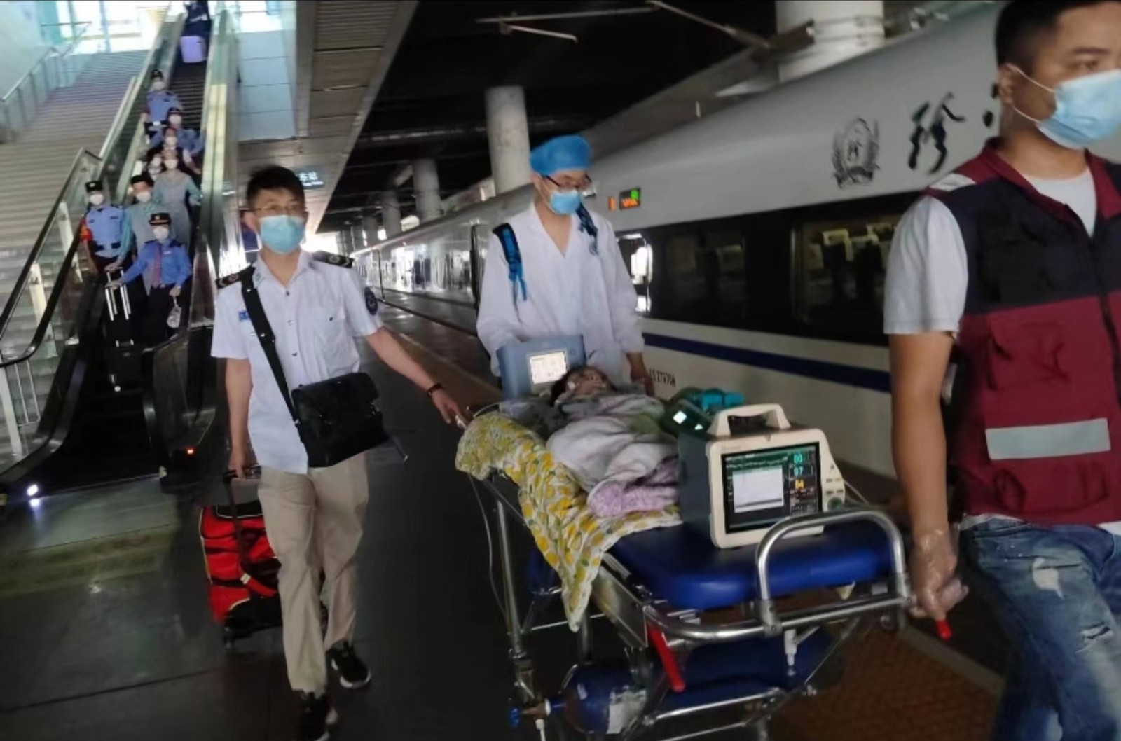 民丰县高铁转运公司